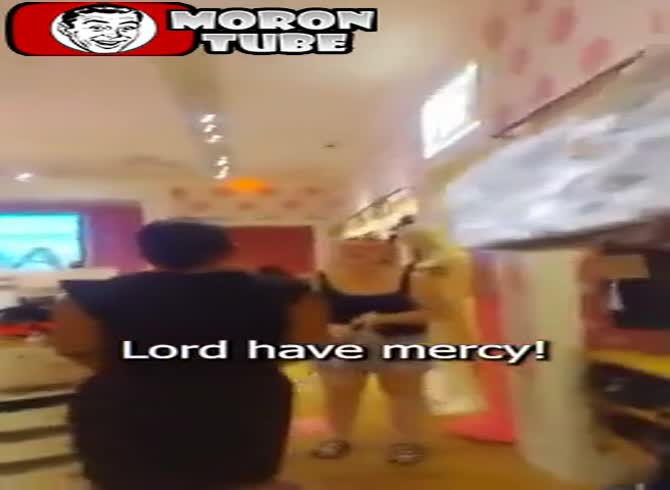 Video :When a lady approaches her too closely, she loses control